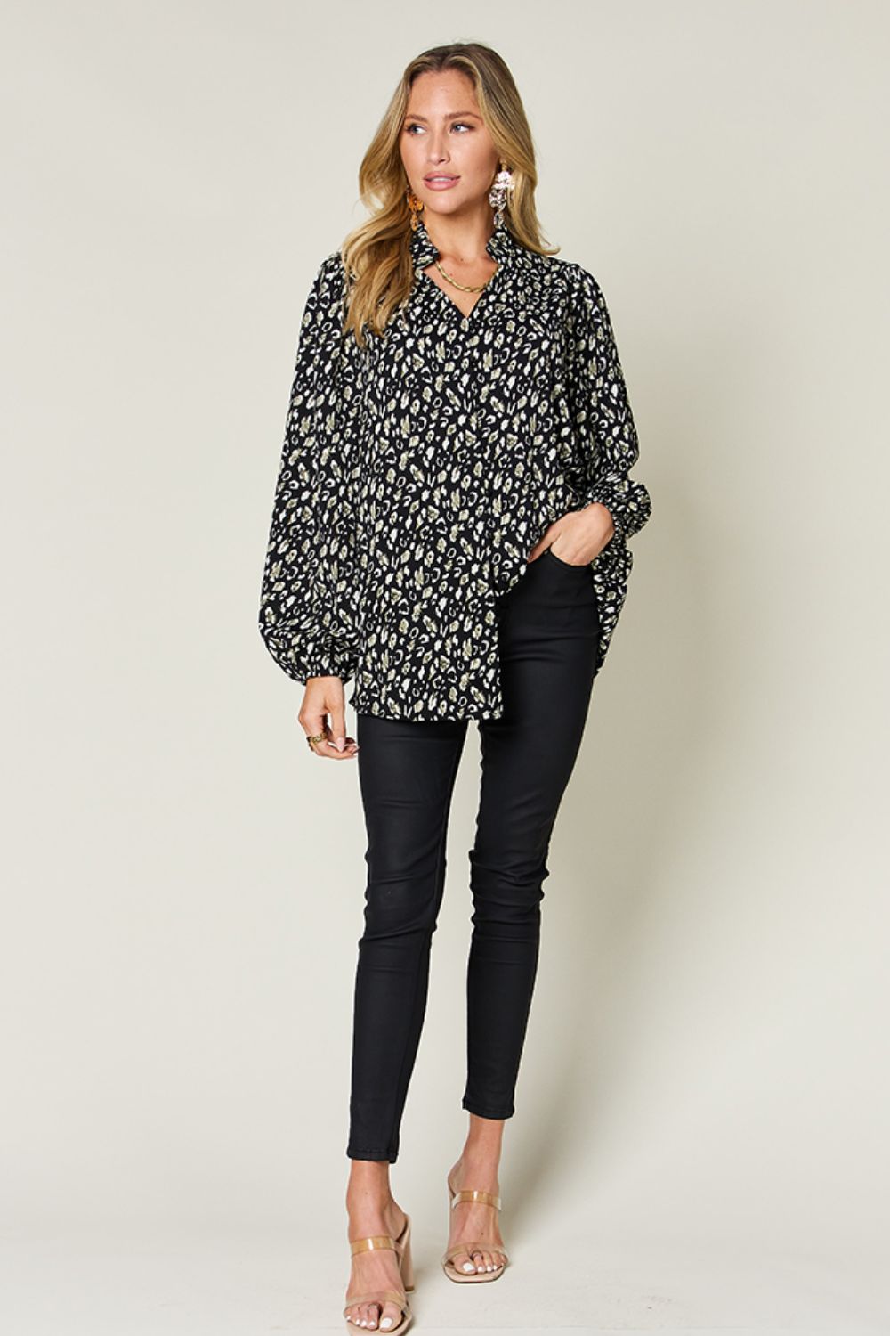 Blusa de manga larga con estampado de leopardo de tamaño completo de Double Take