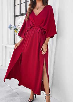 Vestido de manga tres cuartos con cuello en V y abertura anudada