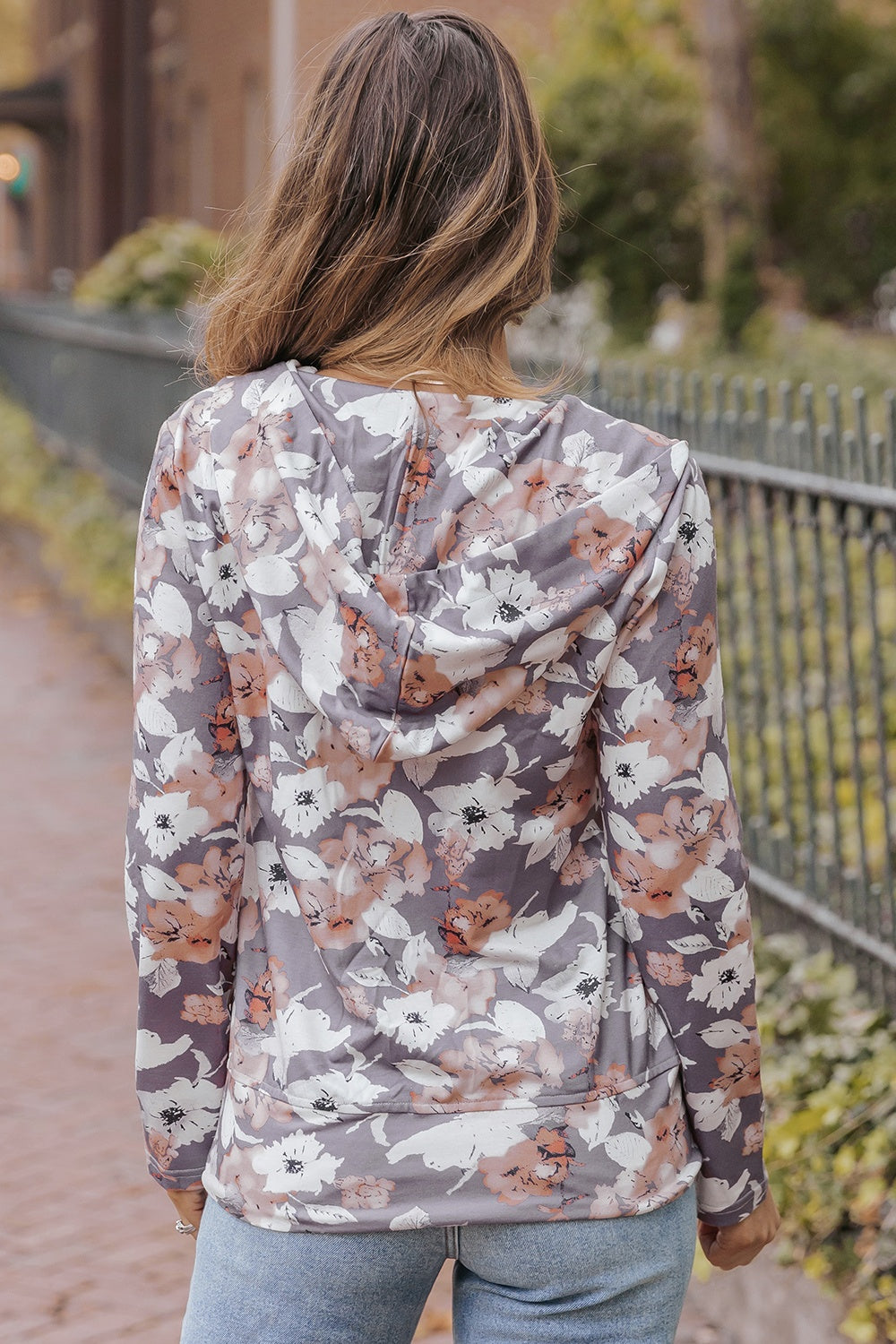 Sudadera con capucha floral con cremallera y bolsillo