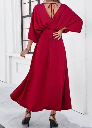 Vestido de manga tres cuartos con cuello en V y abertura anudada