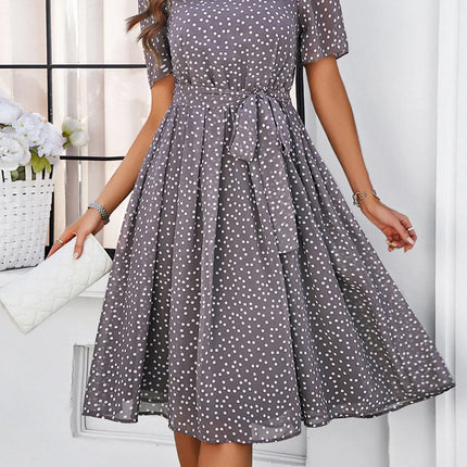 Vestido estampado de manga corta con cuello redondo