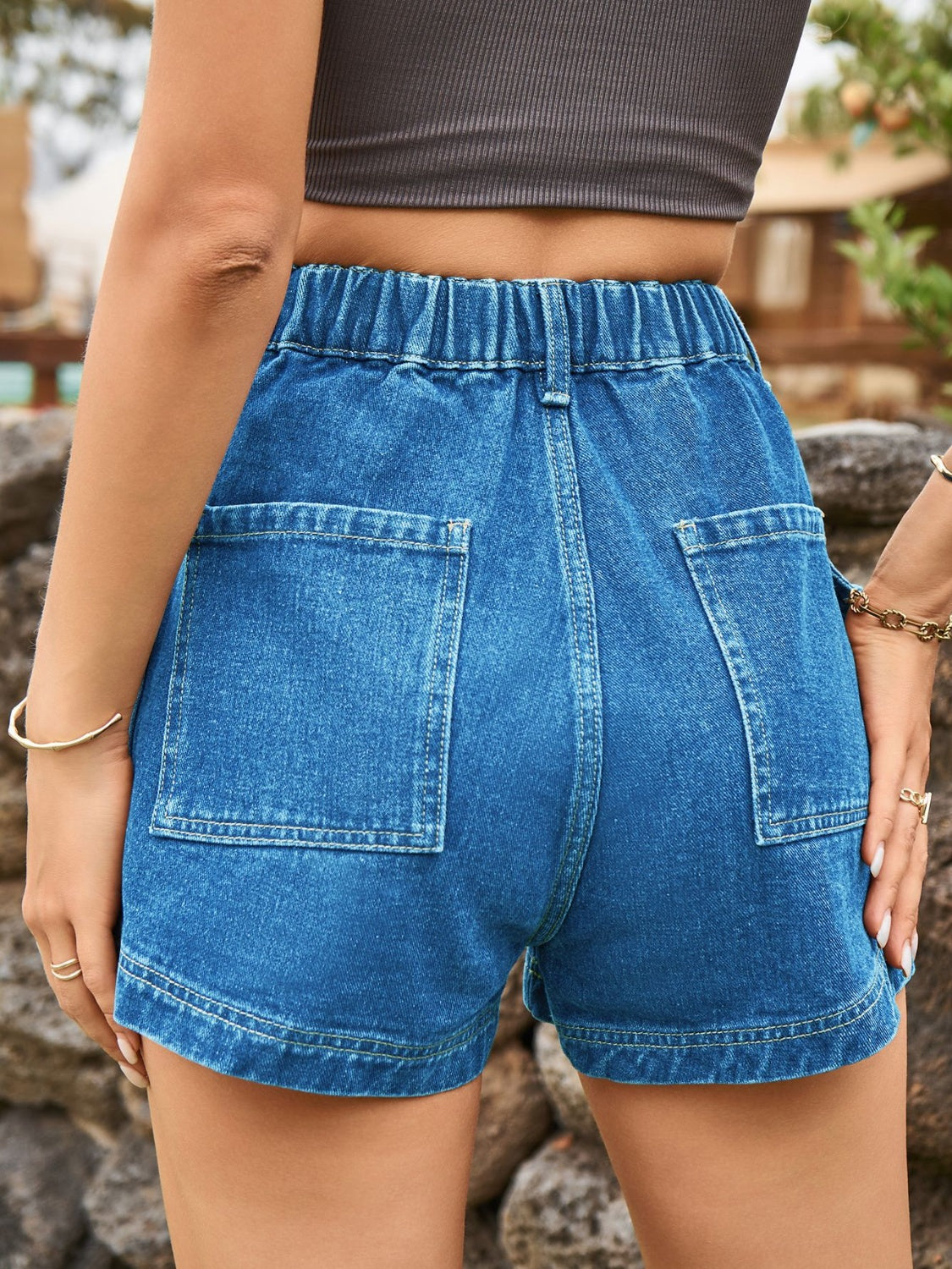 Shorts vaqueros de cintura alta con bolsillos