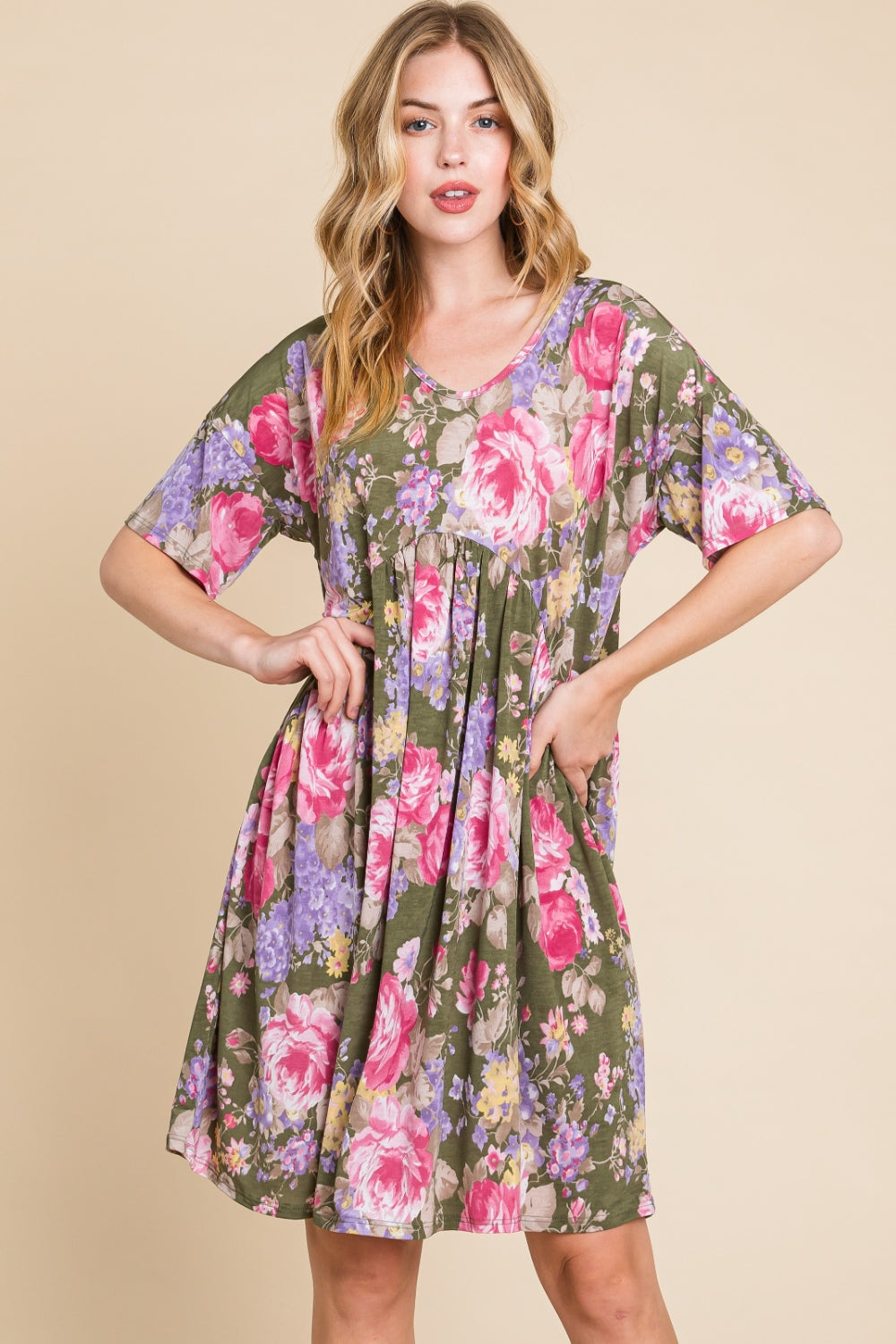 BOMBOM Vestido fruncido con cuello en V y estampado de flores