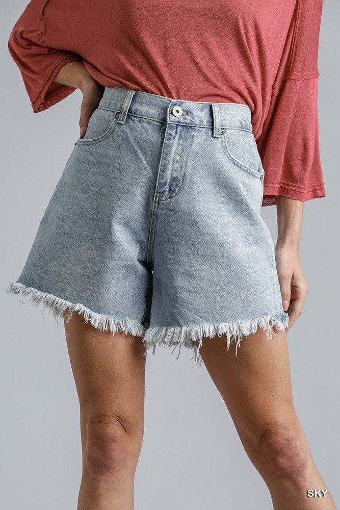 Shorts vaqueros de talle alto con dobladillo sin rematar