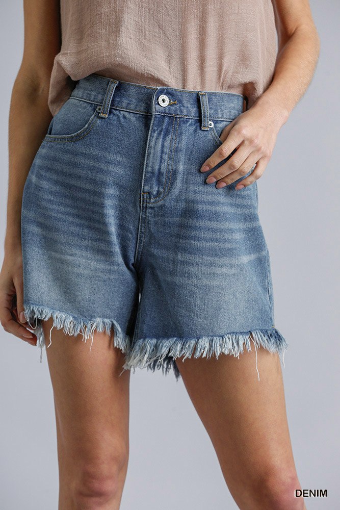 Shorts vaqueros de talle alto con dobladillo sin rematar