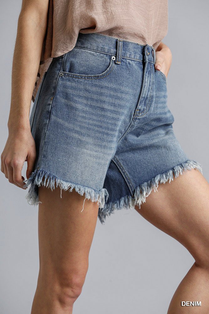 Shorts vaqueros de talle alto con dobladillo sin rematar