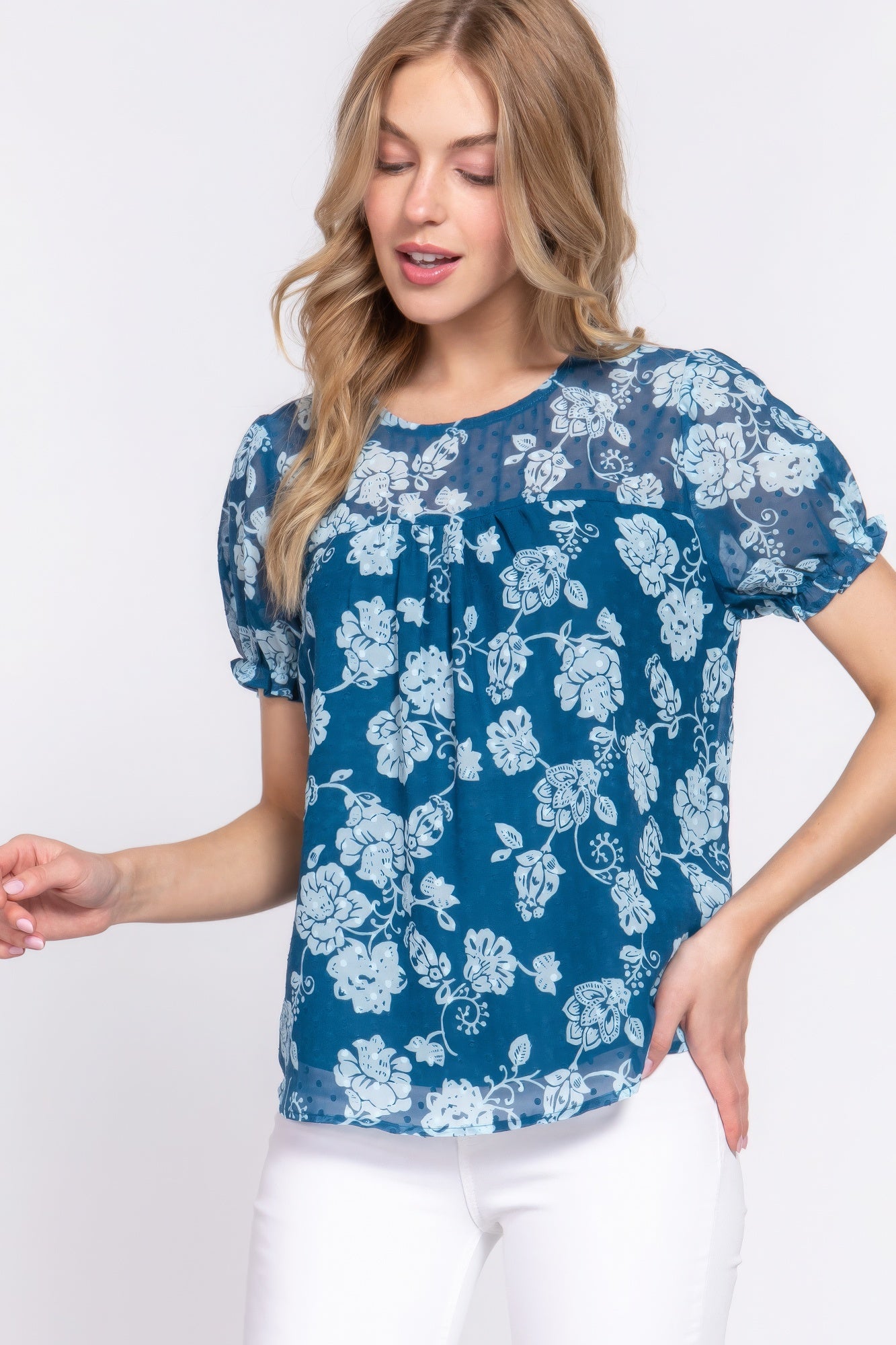 Blusa corta con lunares y clip con estampado Slv