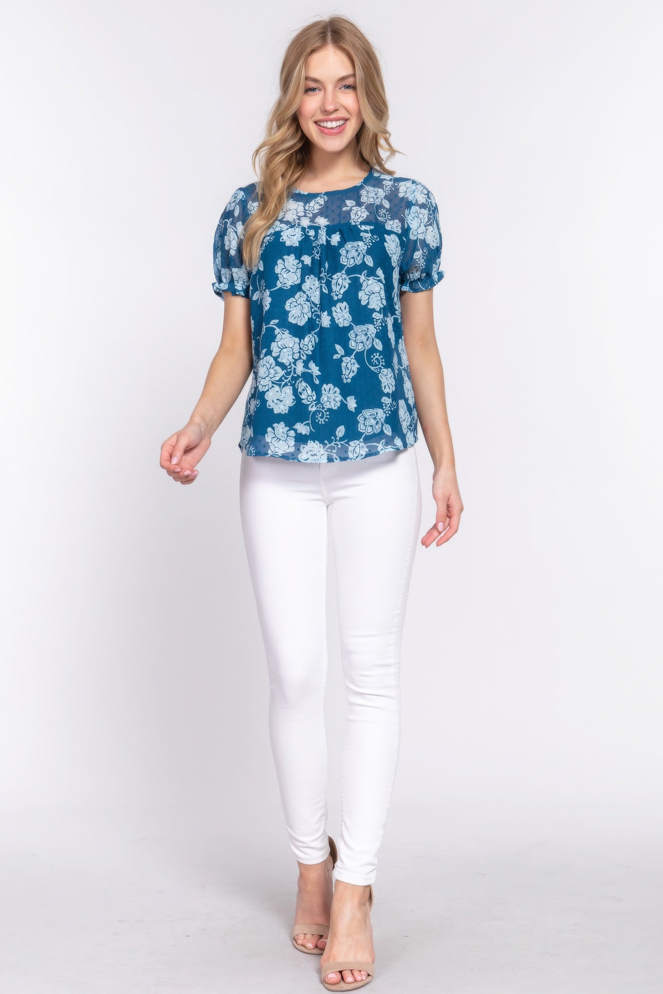 Blusa corta con lunares y clip con estampado Slv