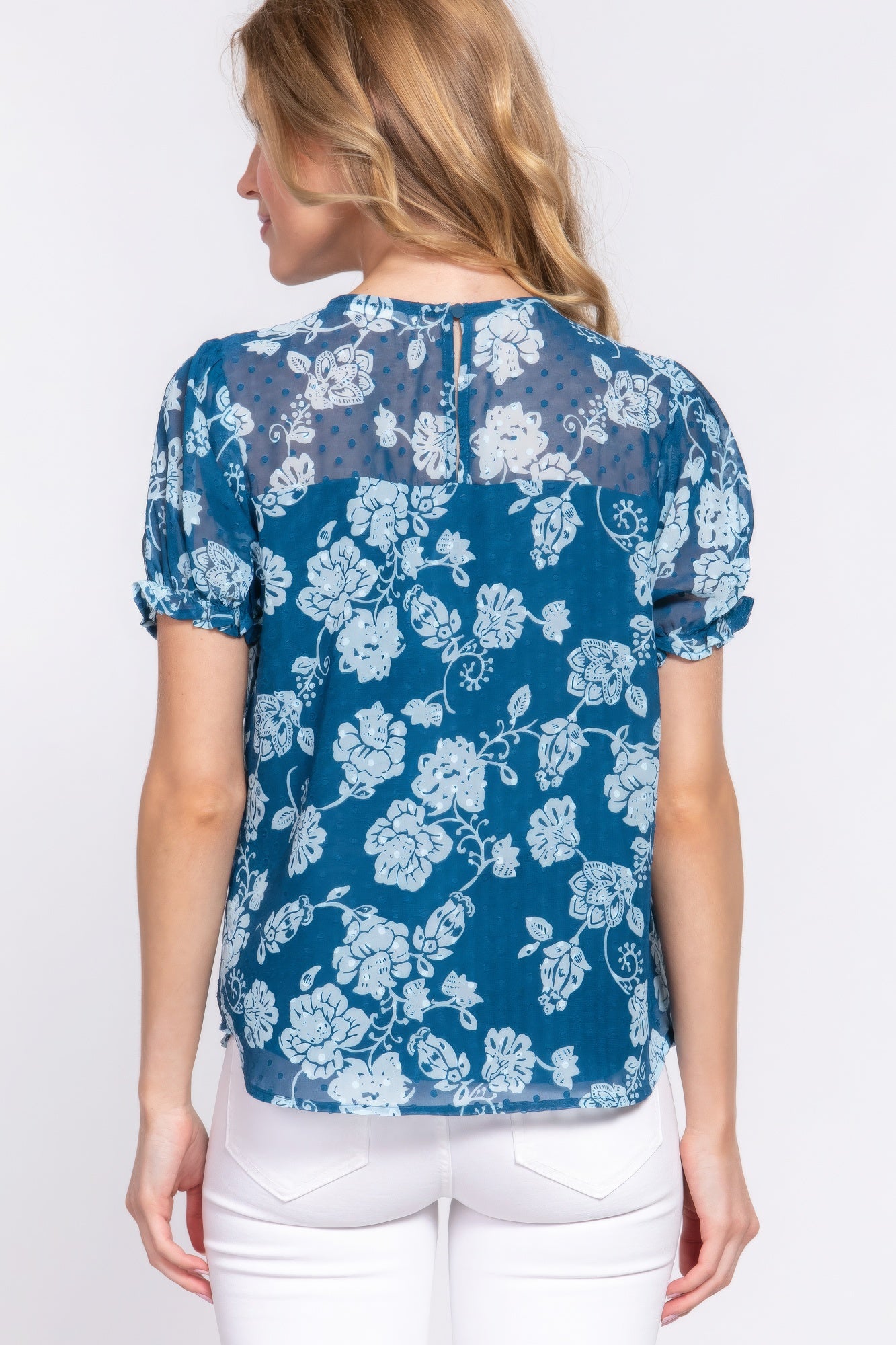 Blusa corta con lunares y clip con estampado Slv