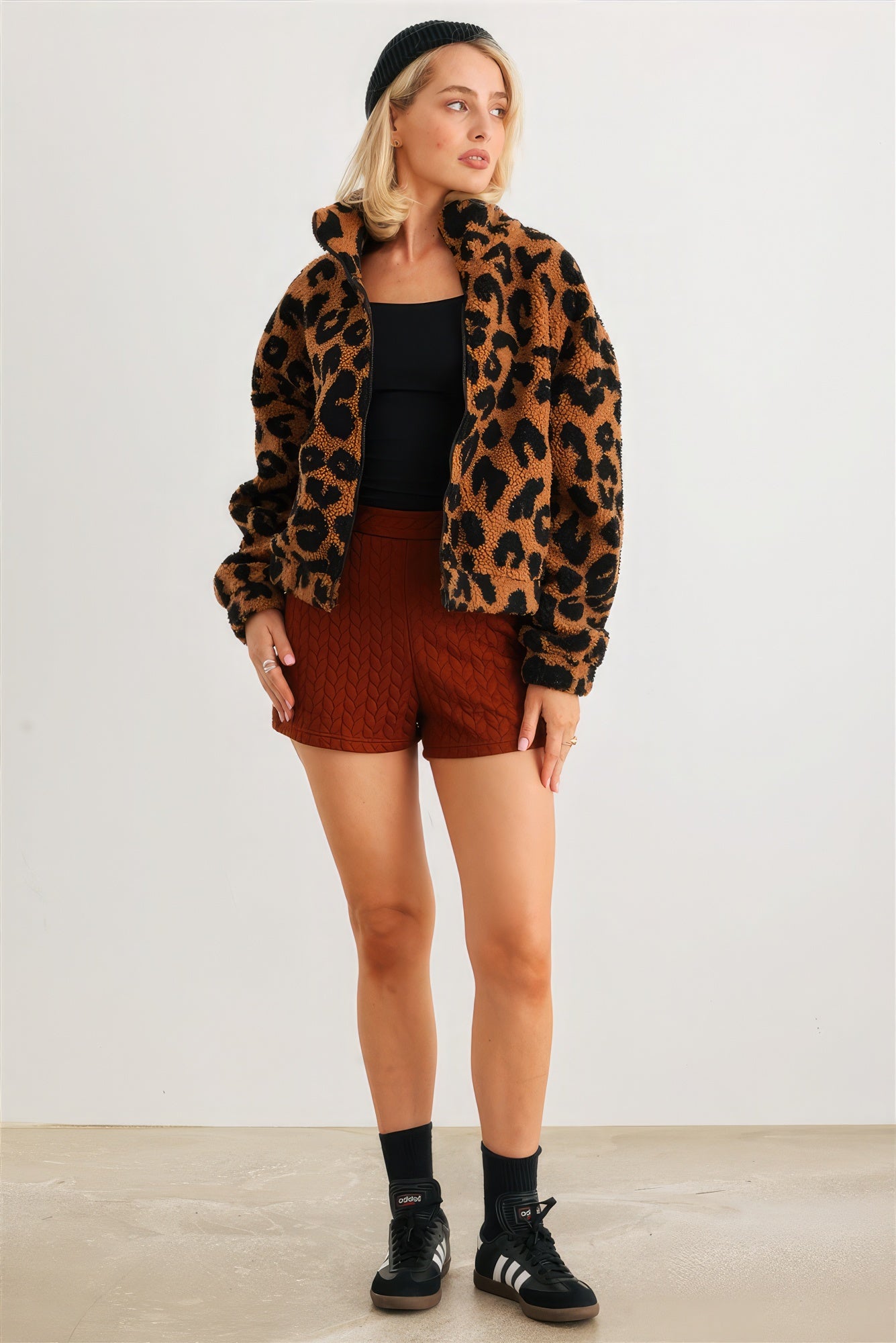 Chaqueta teddy de leopardo con cremallera y dos bolsillos