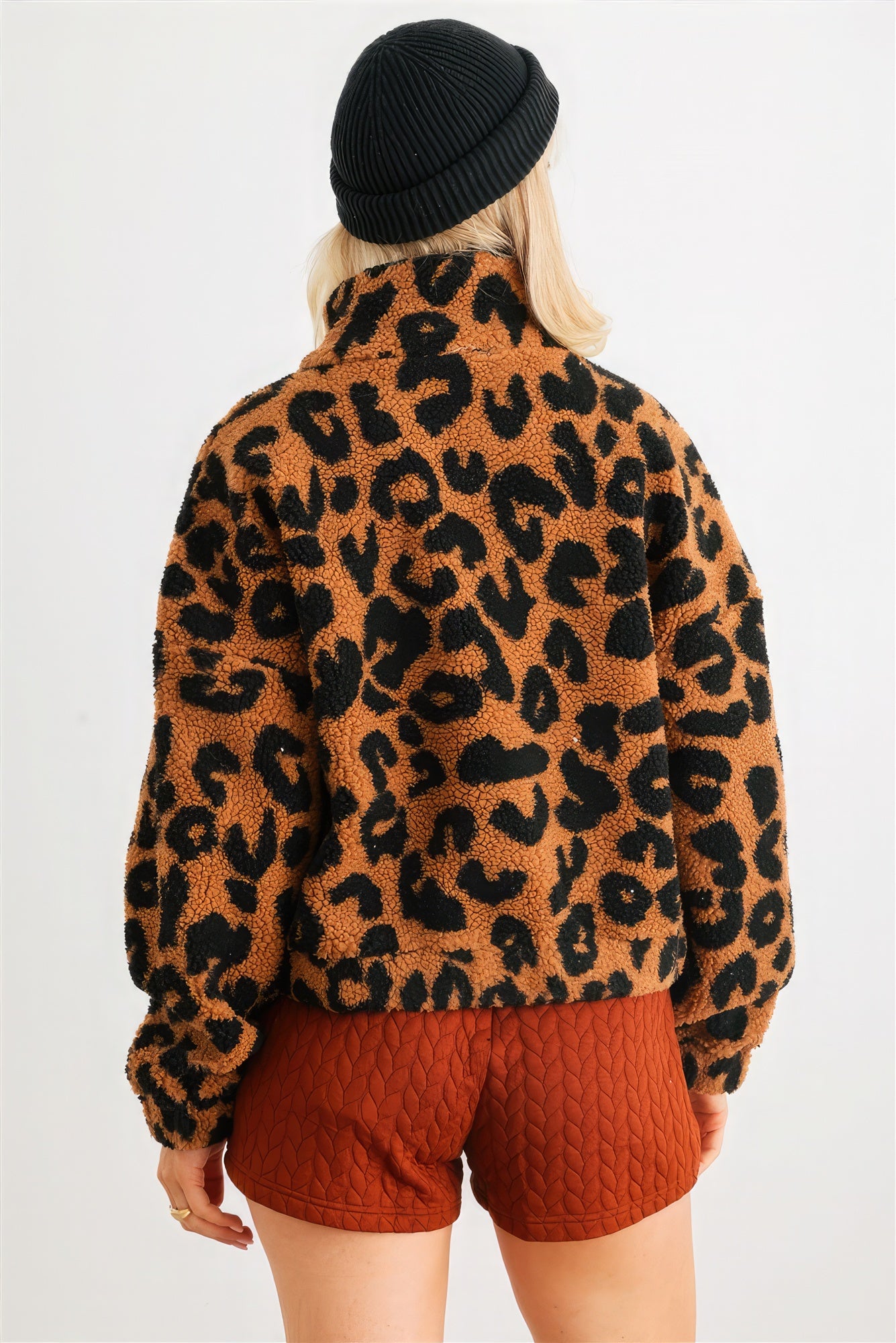 Chaqueta teddy de leopardo con cremallera y dos bolsillos