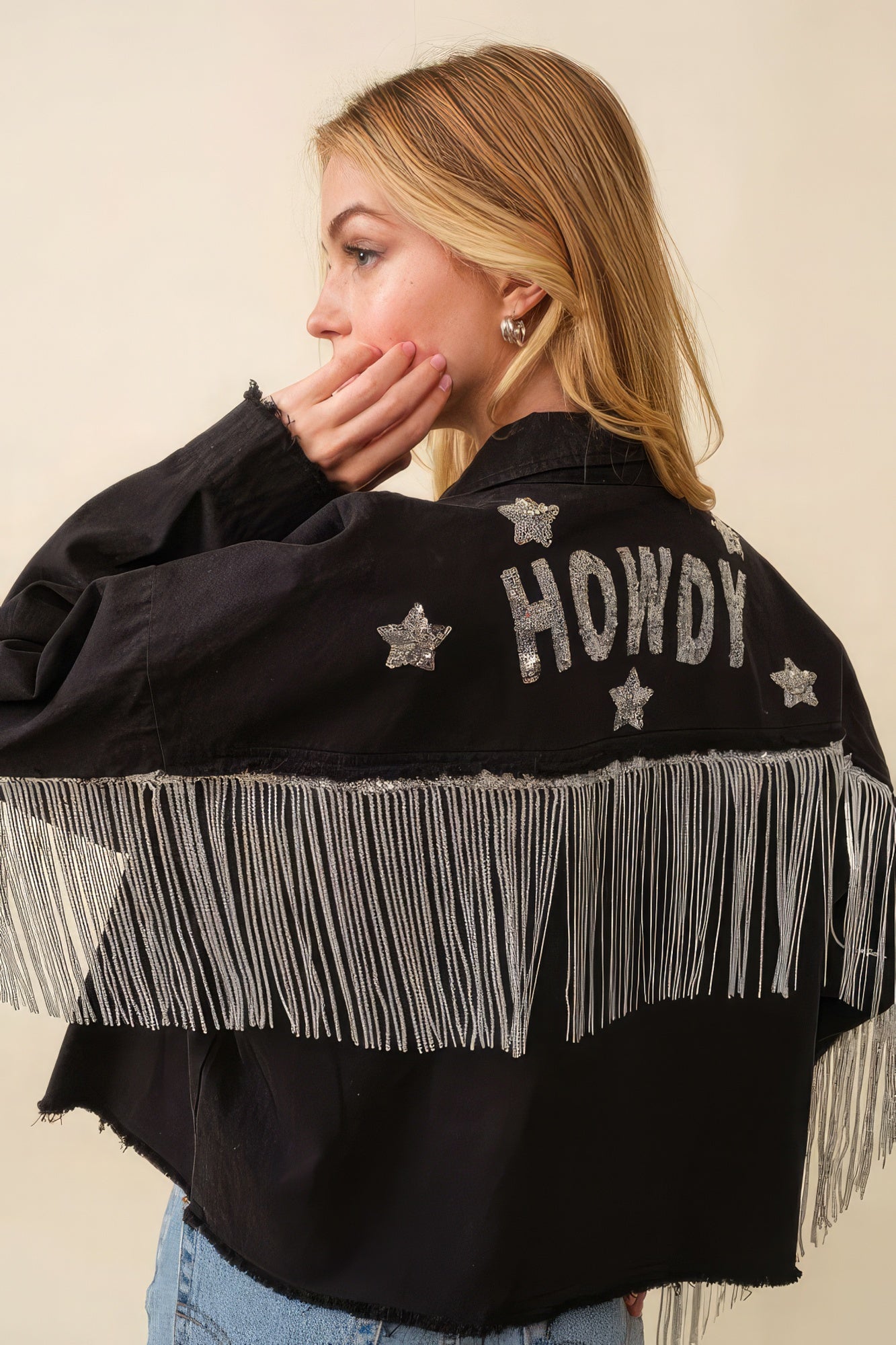 Chaqueta Howdy con flecos de lentejuelas y parches de estrellas