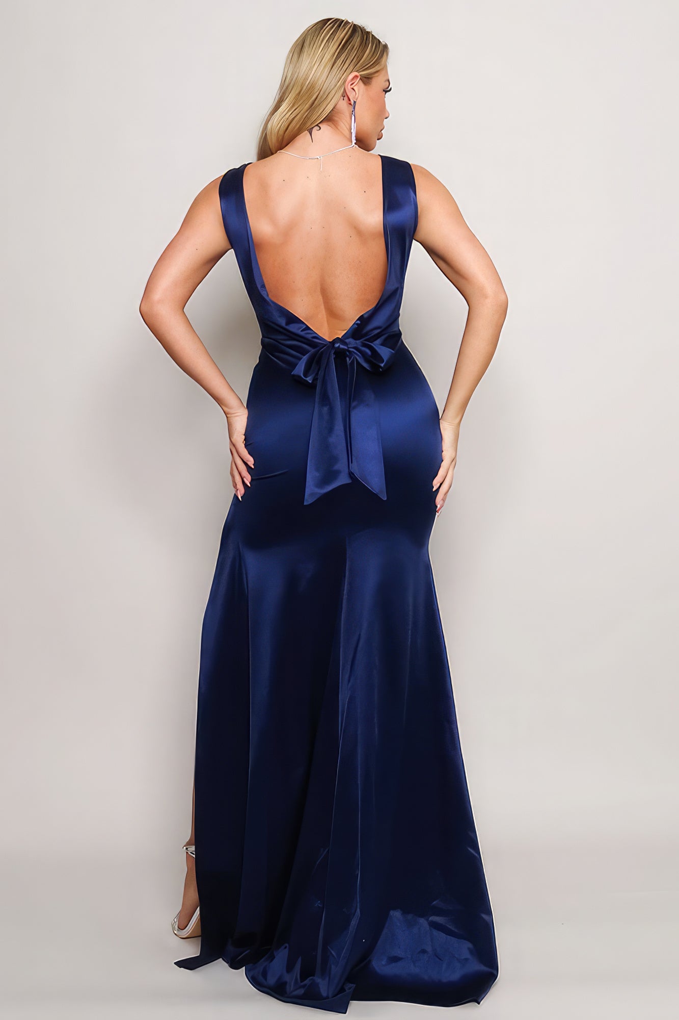 Sleeveless Deep V Low Back Bow Maxi Dress