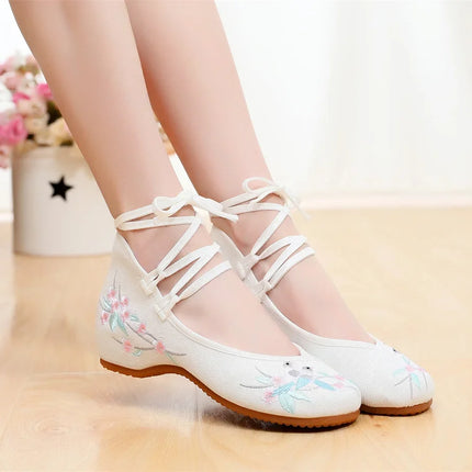 Chinese Embroidery Women Shoes Elegant