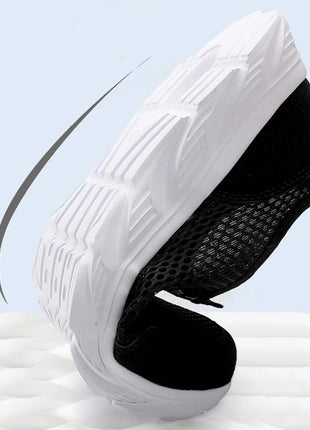 Lightweight Men Casual Shoes Breathable Slip on Male Casual Sneakers Anti-slip Men's Flats Outdoor Walking Shoes Size ds