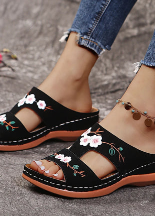 Women Slippers Embroider Flowers Leather Woman Sandals Light Casual Wedges
