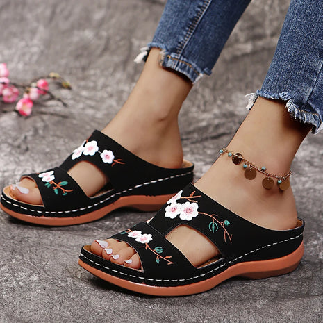 Women Slippers Embroider Flowers Leather Woman Sandals Light Casual Wedges