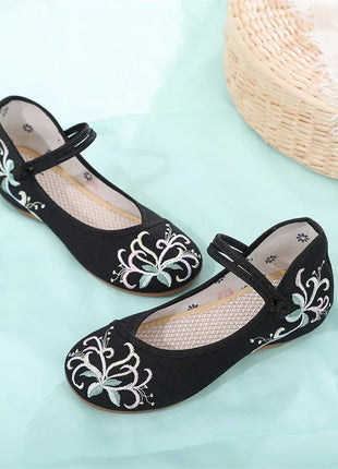 Chinese Embroidery Women Shoes Elegant