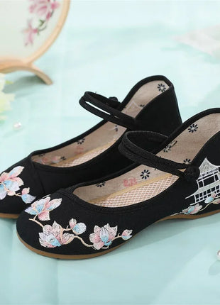 Chinese Embroidery Women Shoes Elegant