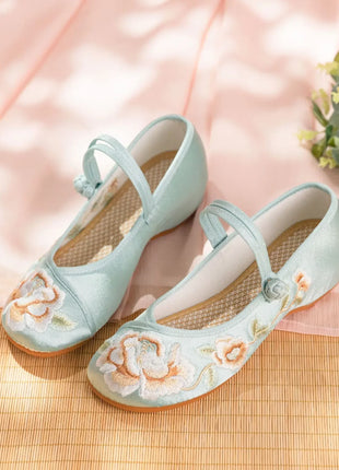 Chinese Embroidery Women Shoes Elegant