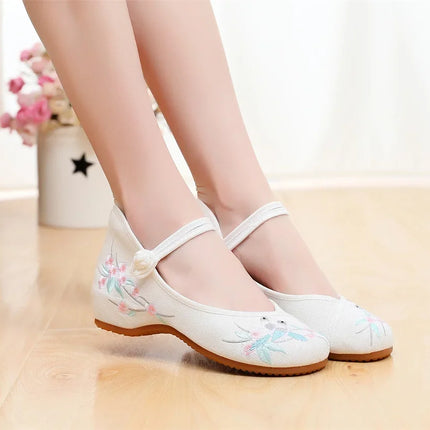Chinese Embroidery Women Shoes Elegant