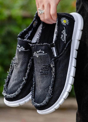 Women's shoes Daisy embroidery, casual sneaker - MimiStylez