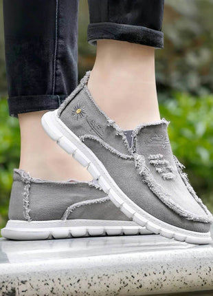 Women's shoes Daisy embroidery, casual sneaker - MimiStylez