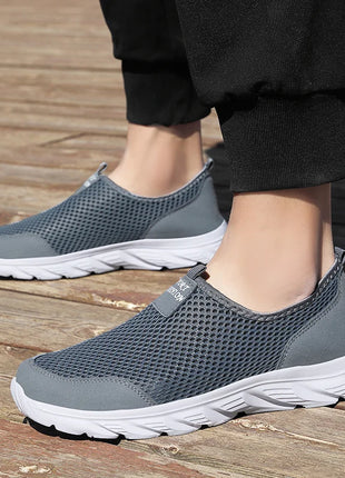 Lightweight Men Casual Shoes Breathable Slip on Male Casual Sneakers Anti-slip Men's Flats Outdoor Walking Shoes Size ds
