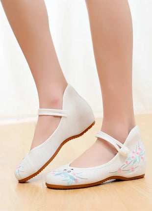 Chinese Embroidery Women Shoes Elegant