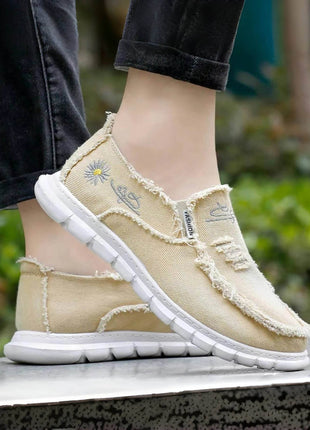 Women's shoes Daisy embroidery, casual sneaker - MimiStylez
