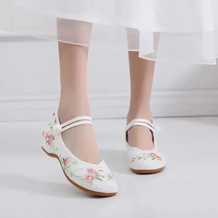 Chinese Embroidery Women Shoes Elegant