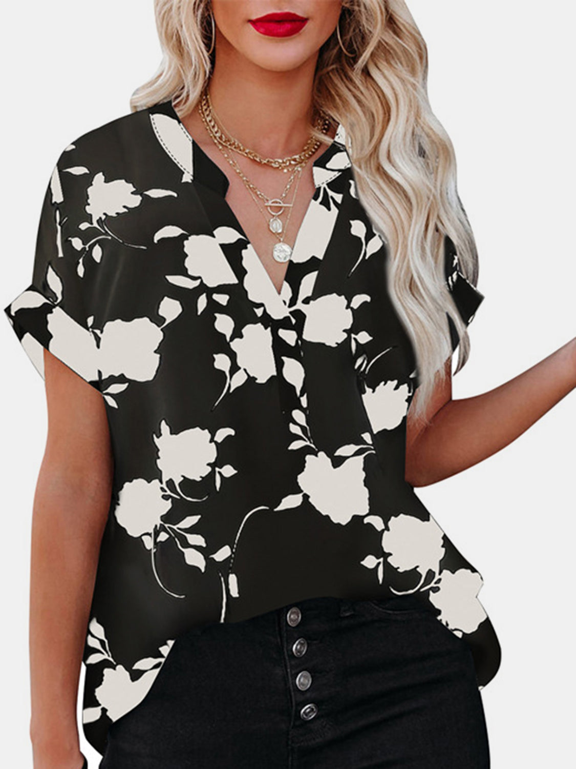 Blusa de manga corta con muescas estampada de tamaño completo