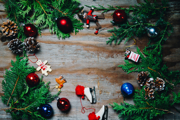 <h3>Christmas Sale<br/>Up to 50% OFF</h3>