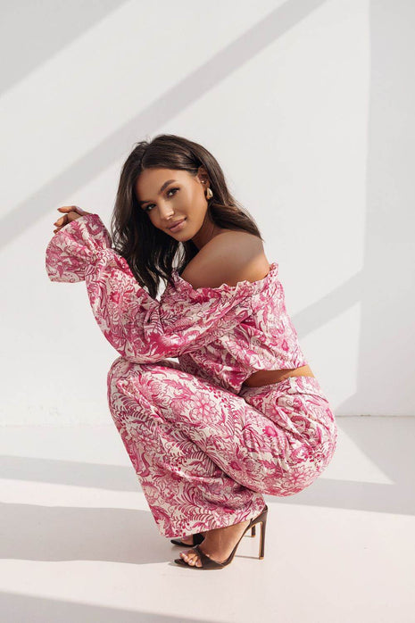 Elegant Two-Piece Women's Set with Spanish Neckline Blouse and High-Waisted Trousers - MimiStylez