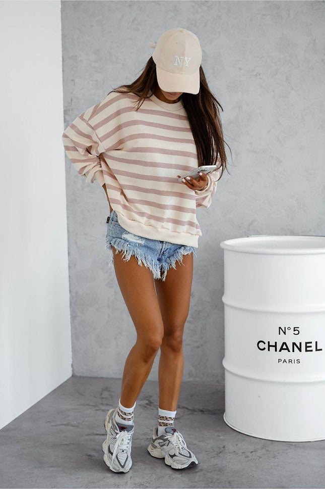 Loose-Fit Striped Sweatshirt with Round Neckline – Comfortable & Casual - MimiStylez