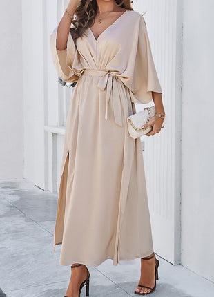 Vestido de manga tres cuartos con cuello en V y abertura anudada