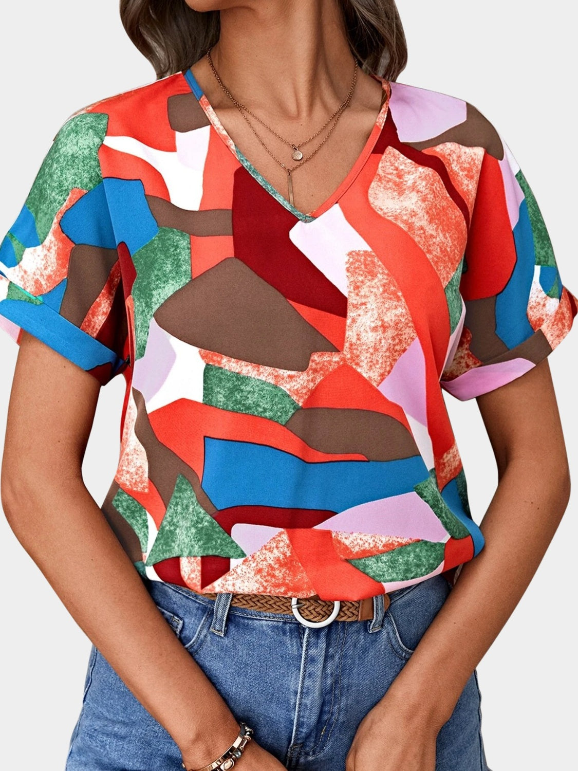 Blusa estampada de manga corta con cuello en V