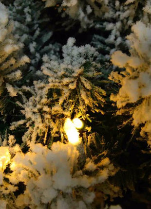 6FT Pre Lit Flocked Christmas Tree - 550 Lights Warm, 8 Patterns, 928 Branches, Automatic Tree Structure