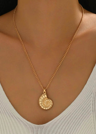 18K Gold-Plated Shell Pendant Necklace - MimiStylez