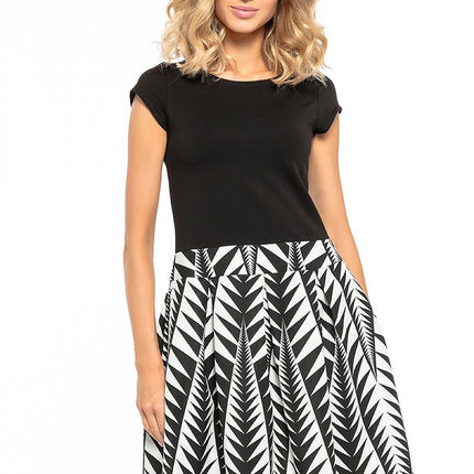 Elegant Dress with Contrasting Pleats & Boat Neckline - MimiStylez
