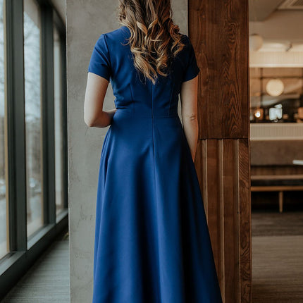 Elegant Long Dress with Flared Bottom & Easy Zipper Closure - MimiStylez