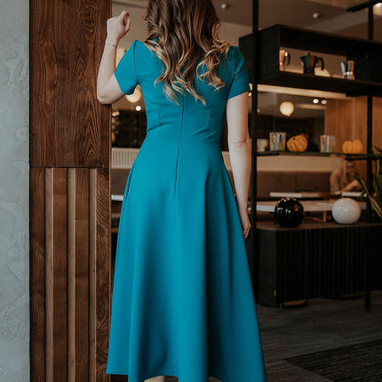 Elegant Long Dress with Flared Bottom & Easy Zipper Closure - MimiStylez