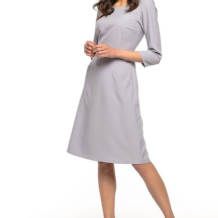 Elegant Trapeze Dress with Darts & 3/4 Sleeves - MimiStylez