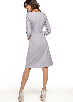 Elegant Trapeze Dress with Darts & 3/4 Sleeves - MimiStylez