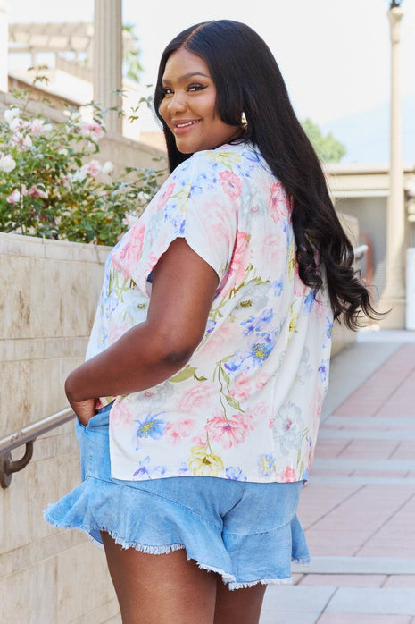 White Birch One And Only Full Size Short Sleeve Floral Print Top - MimiStylez