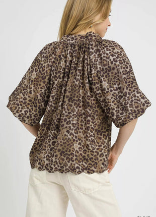 Umgee Leopard Bubble Sleeve Scalloped Hem Blouse - MimiStylez